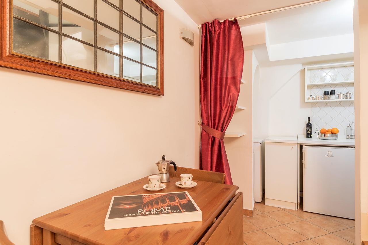 Sweet Little Suite Near Pantheon Rome Exterior photo